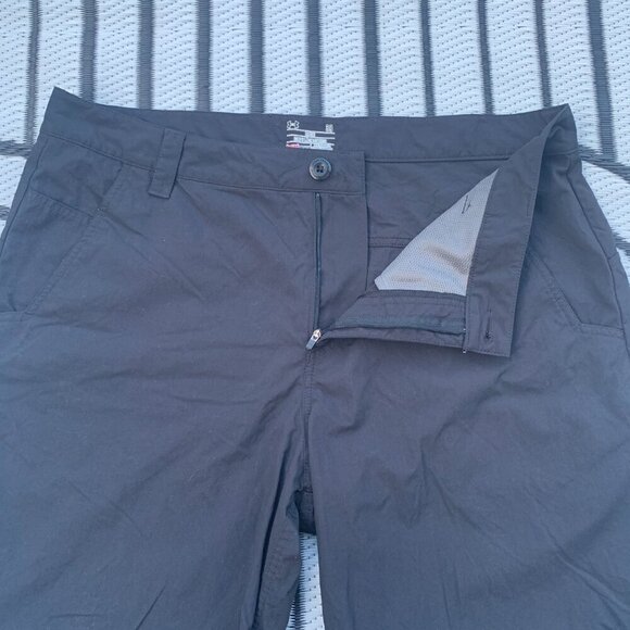 Under Armour Flat Front Loose Fit Shorts - Picture 2 of 7